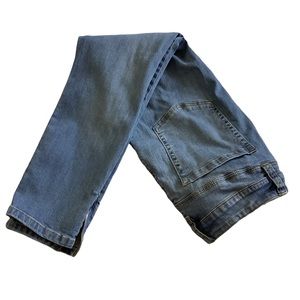 Size 8 CAbi Style 232 Blue La Jolla Super Skinny Crop Zipper Ankle Jeans